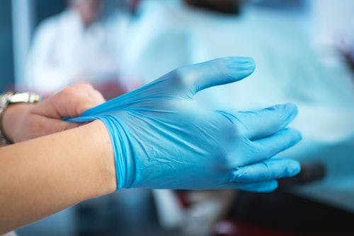 Certified Nursing Assistants in LTC Facilities Failing to Change Gloves