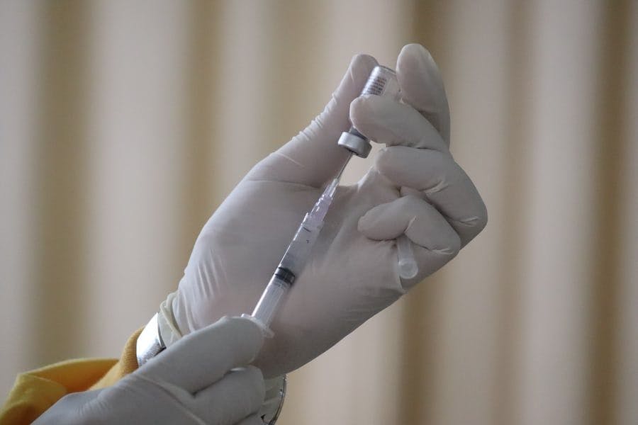 Early Vaccine Campaign in United States Prevented Deaths