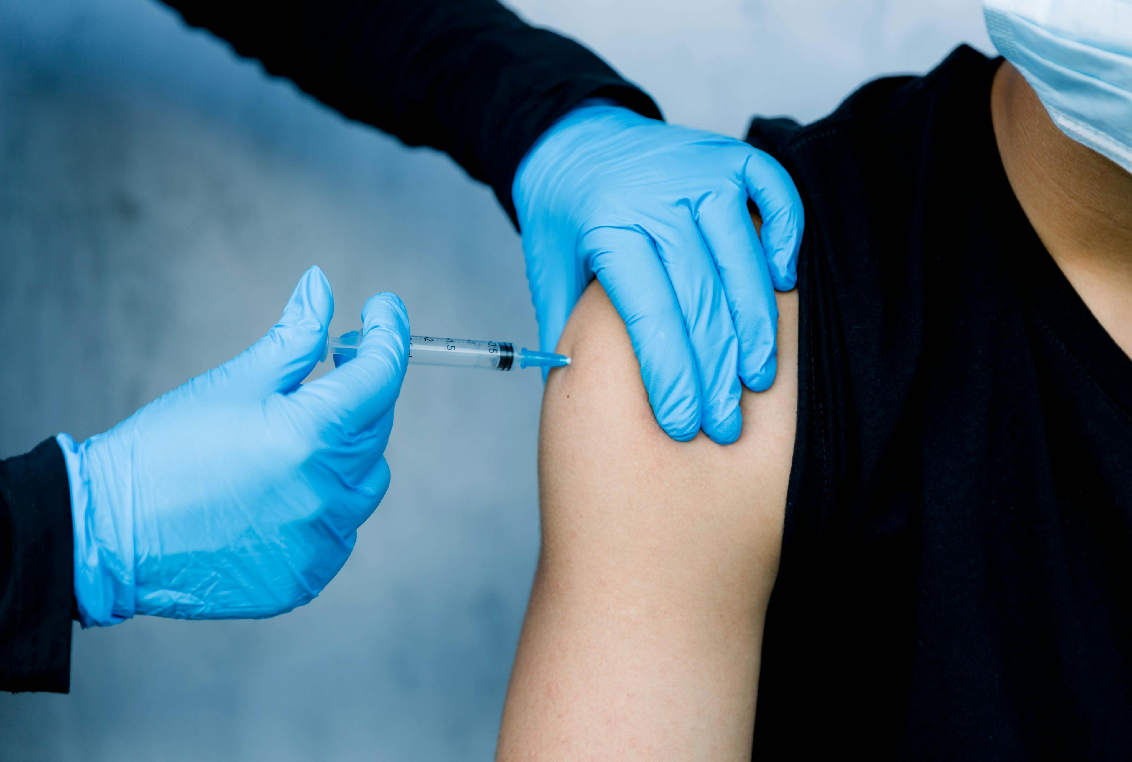 For Men, Prior COVID-19 Infection May Boost Immune Response to Influenza Vaccination